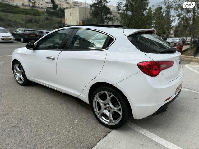 אלפא רומיאו ג'ולייטה