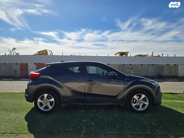 טויוטה C-HR