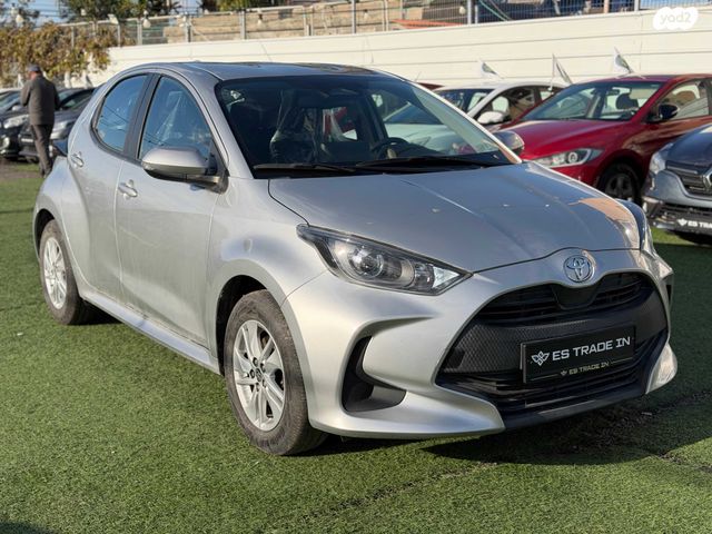 טויוטה יאריס