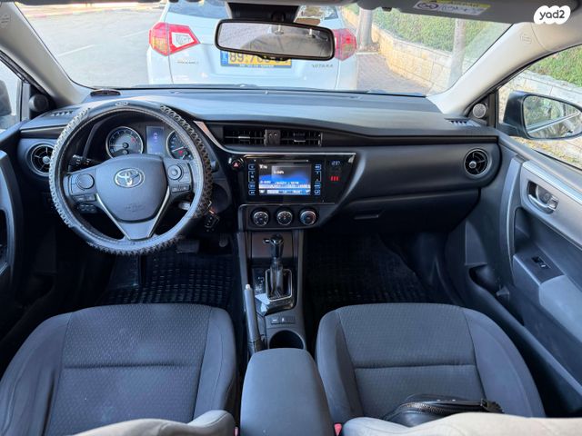 טויוטה קורולה