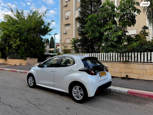 טויוטה יאריס