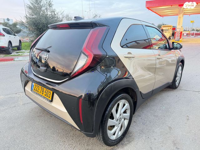 טויוטה אייגו X