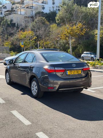 טויוטה קורולה