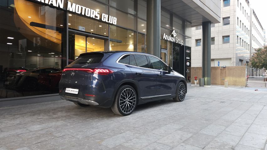 מרצדס-בנץ EQE SUV