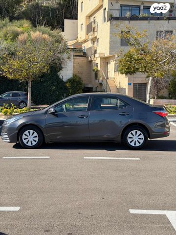 טויוטה קורולה