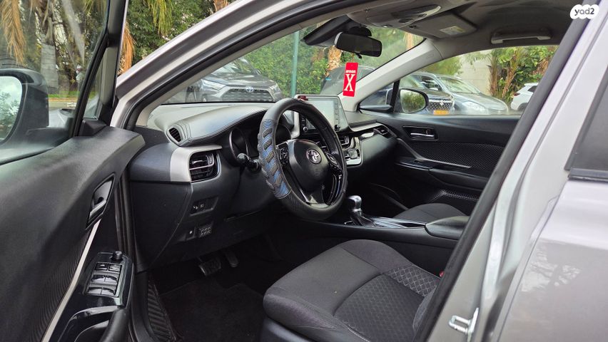 טויוטה C-HR
