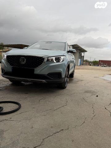 מודעת רכב אם ג'י ZS