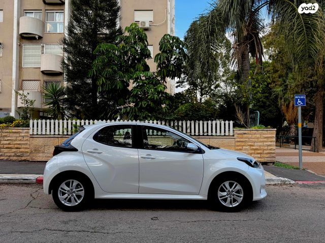 טויוטה יאריס