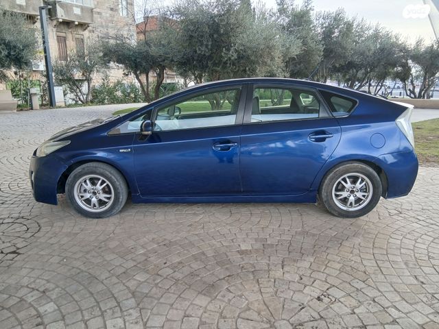 טויוטה פריוס