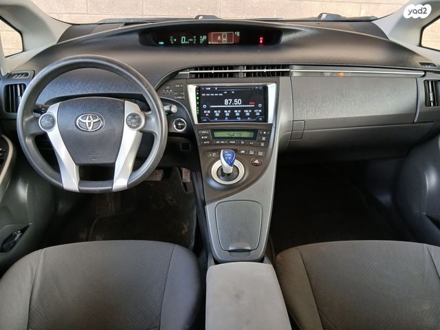 טויוטה פריוס