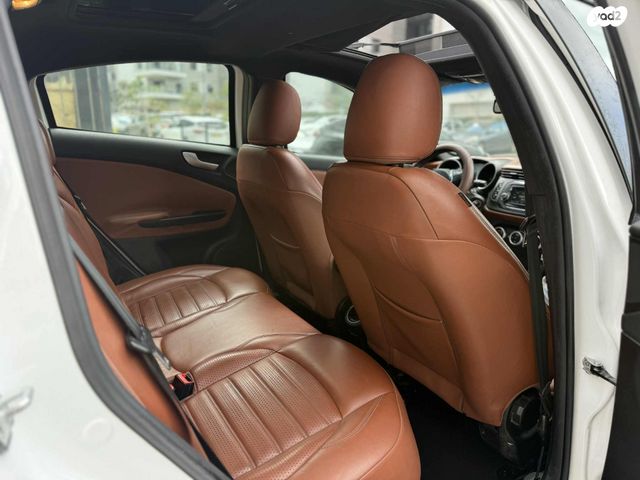 אלפא רומיאו ג'ולייטה