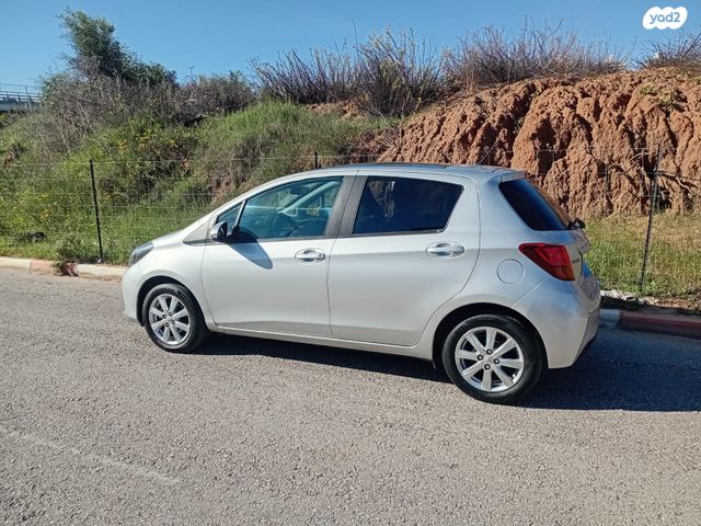 טויוטה יאריס