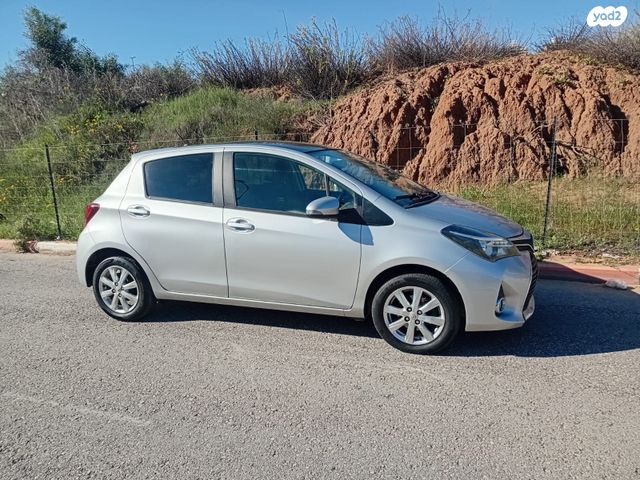 טויוטה יאריס