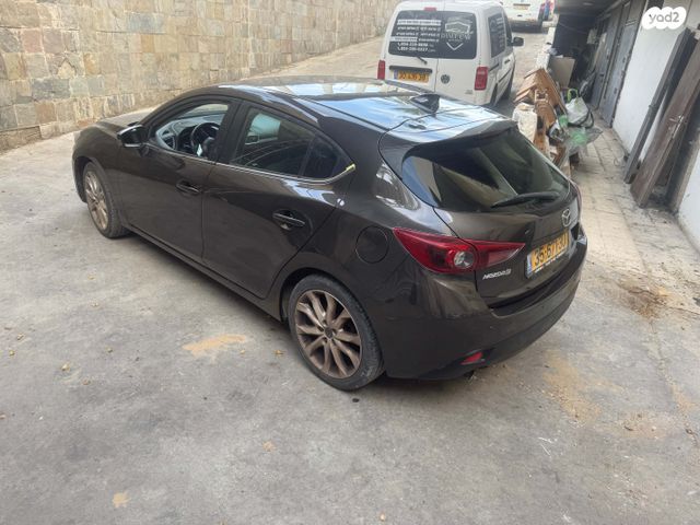 מודעת רכב מאזדה 3