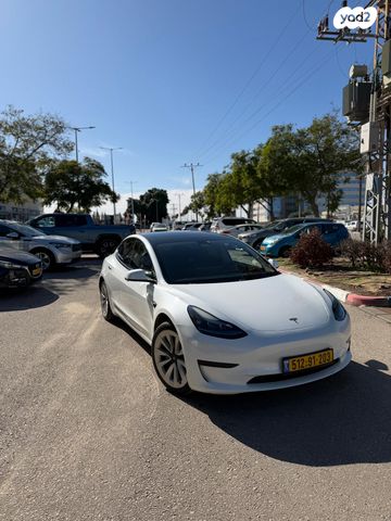 מודעת רכב טסלה מודל 3