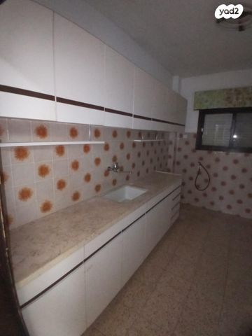 דירה, כיכר ז'בוטינסקי 7, קרית שמואל, טבריה