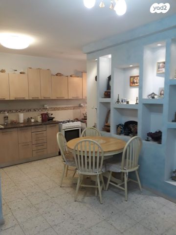 אברהם בן שושן 44