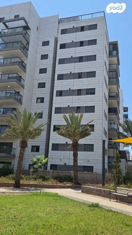 שדרות מונטיפיורי 17