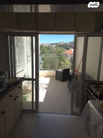 דירה, אברהם שטרן 5, קרית היובל, ירושלים