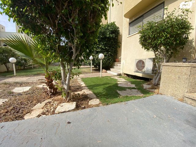 בית פרטי/ קוטג', נרקיס 14, בנה ביתך, קרית ים