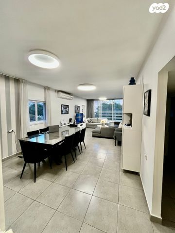 דירה, שדרות חיים וייצמן 39, צפון מערב מרכז העיר, נתניה