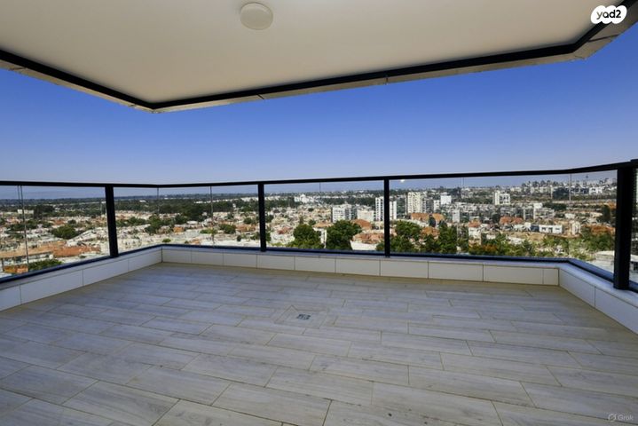 פתח תקווה 45