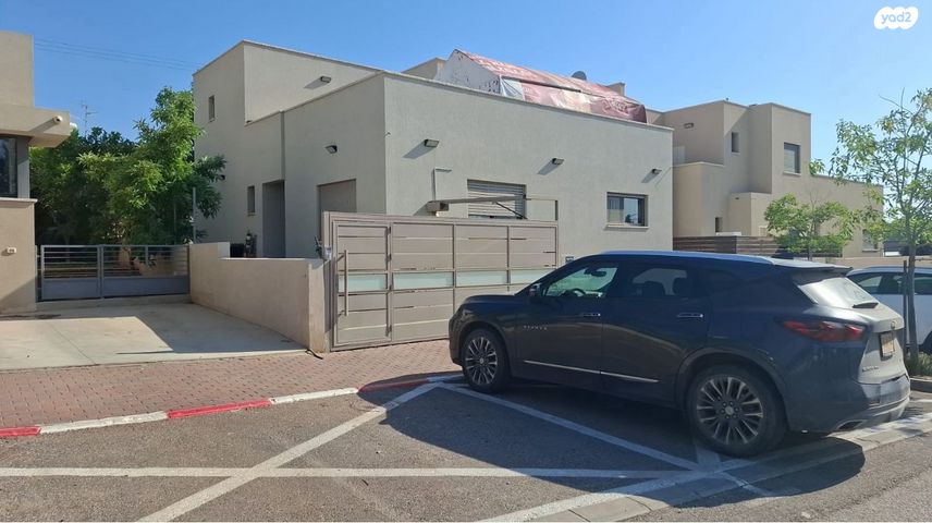 דו משפחתי, הגדוד העברי 11, שאר העיר, כפר תבור