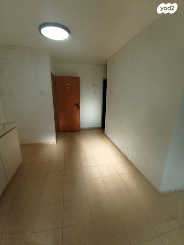 דירה, זלמן שז"ר 206, בן גוריון כנען, צפת