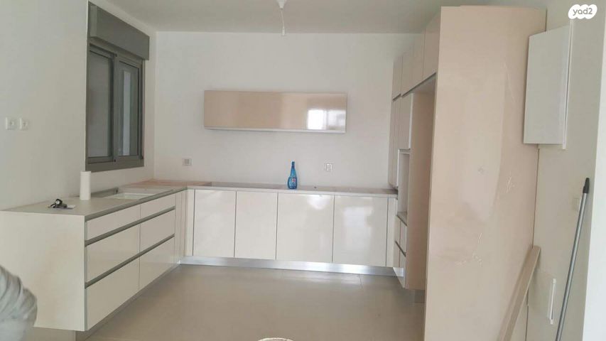 דירה, גפן 64, החורש, חריש