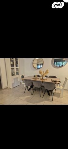 שושנה דמארי 4