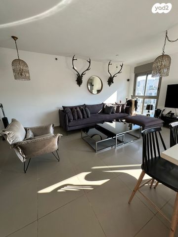 דירה, פרופסור ישעיהו ליבוביץ 22, עזרא, הארגזים, תל אביב יפו