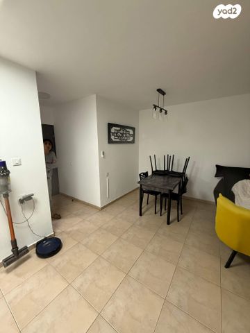 דירה, דוד צדוק 26, בן גוריון, חולון