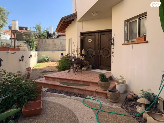 שדרות העצמאות 111