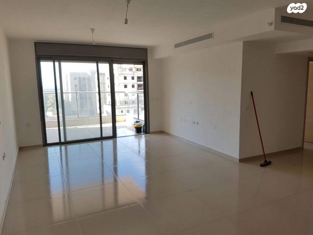 דירה, גפן 64, החורש, חריש