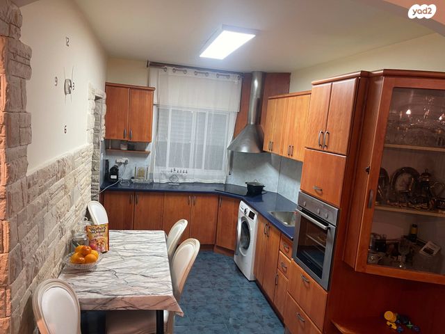 בניין מגורים, תדהר 10, יצחק רבין, מעלות תרשיחא