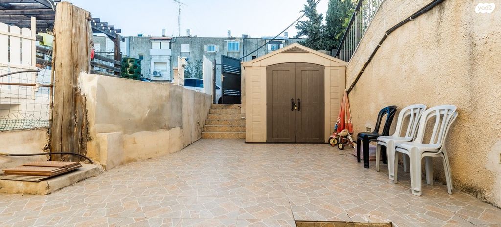 דירת גן, אורוגואי 46, קרית היובל, ירושלים