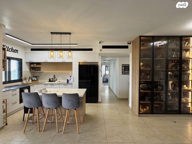 דירה, עץ המשאלות 11, אדמית / יערית, שלומי