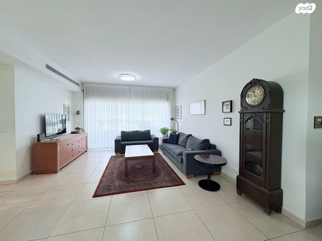 דירה, אבנר בן נר 20, סביוני נצר סירני, נס ציונה