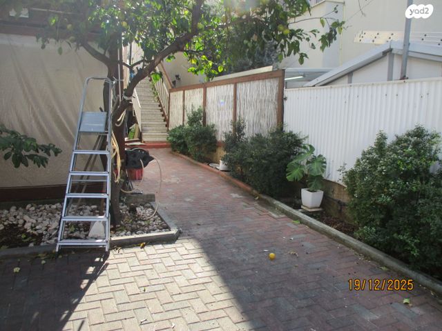 דירת גן, אנצו סירני 21, גבעת הרמבם, גבעתיים