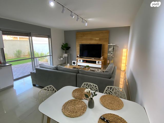 גוש עציון 24