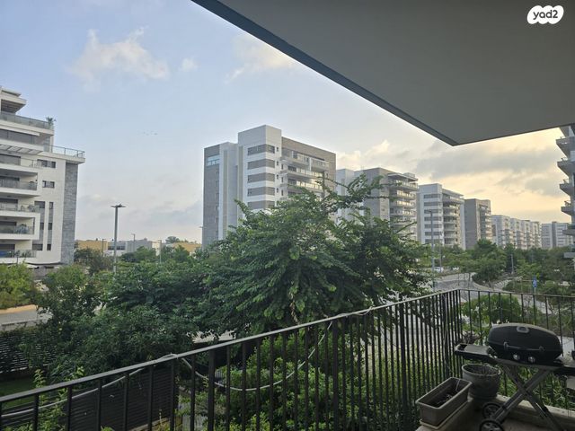 גג/ פנטהאוז, אהבת אדם 87, שרונה, כפר יונה