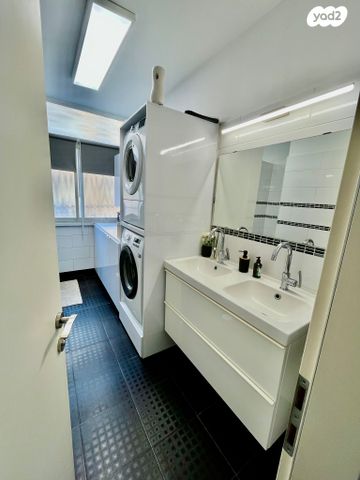 דירה, שדרות חיים וייצמן 39, צפון מערב מרכז העיר, נתניה