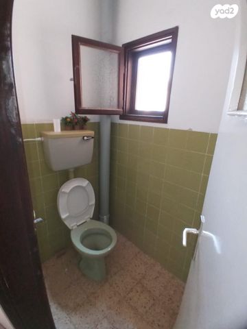 דירה, כיכר ז'בוטינסקי 7, קרית שמואל, טבריה