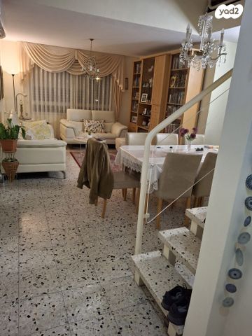 גג/ פנטהאוז, אירוס הארגמן 80, גבעת האירוסים, נתניה