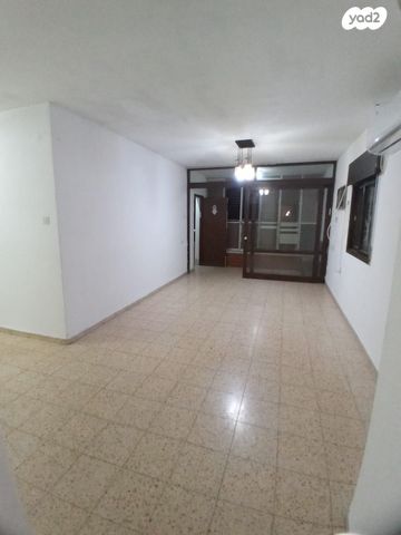 דירה, כיכר ז'בוטינסקי 7, קרית שמואל, טבריה