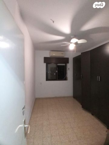 דירה, כיכר ז'בוטינסקי 7, קרית שמואל, טבריה