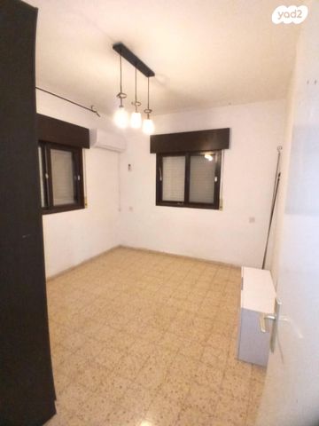 דירה, כיכר ז'בוטינסקי 7, קרית שמואל, טבריה