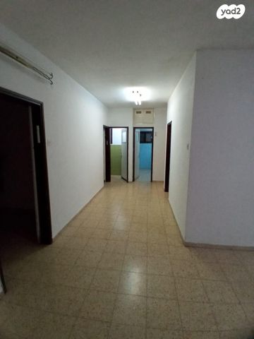 דירה, כיכר ז'בוטינסקי 7, קרית שמואל, טבריה