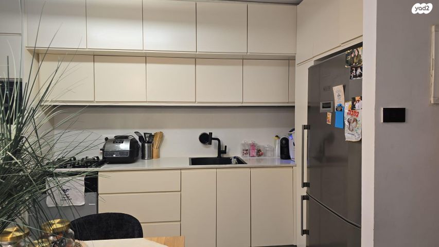 דירה, אצ"ל 5, שז"ר / דקר, טירת כרמל