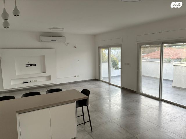 אשדות יעקב מאוחד 1